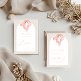 Uitnodiging voor babyshower met roze strik ontwerp