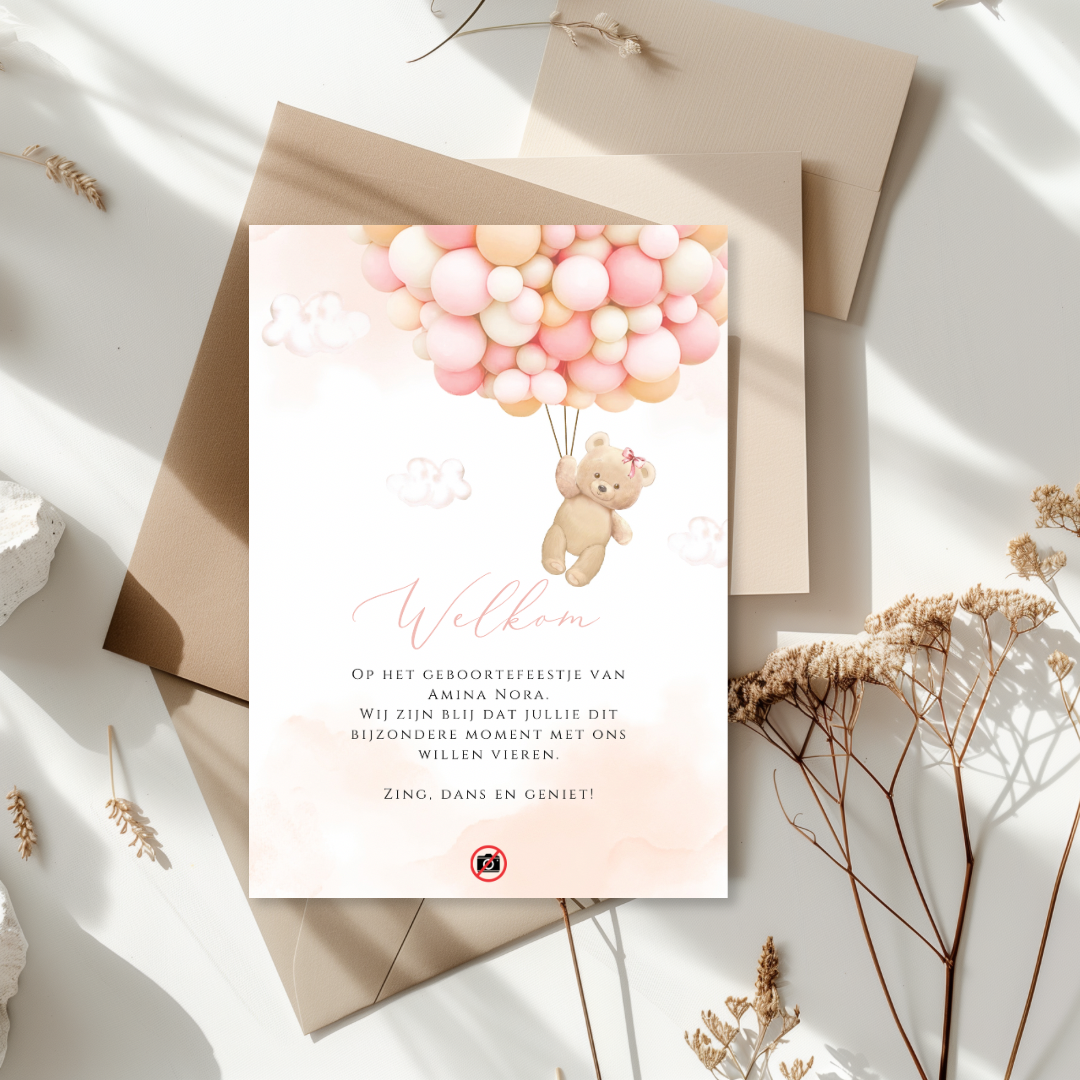 Tafelkaart voor geboorte met teddybeer met roze ballonnen ontwerp