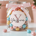 Gepersonaliseerde Yassira geboortesticker voor meisjes op glazen snoeppot