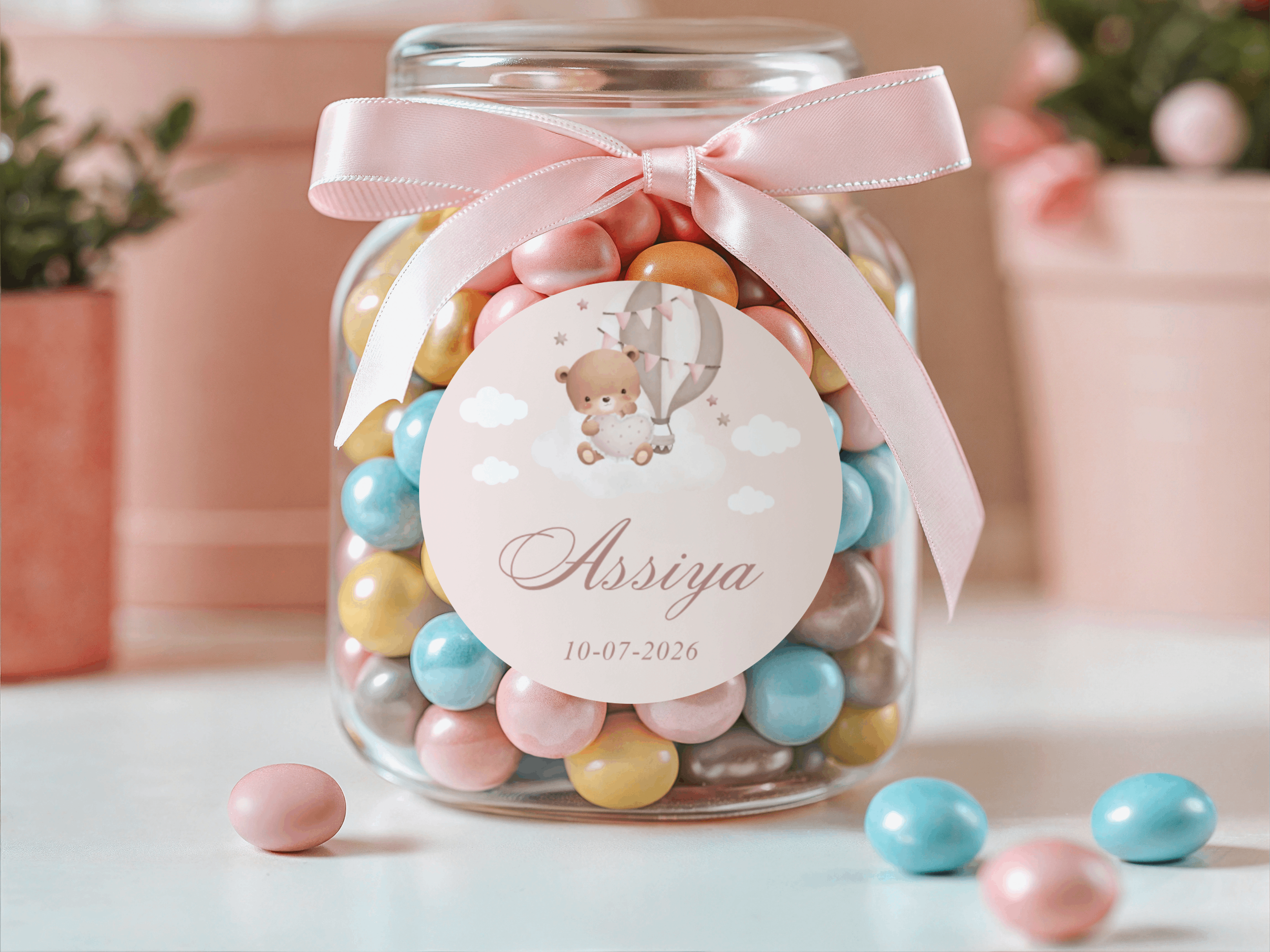 Gepersonaliseerde Assiya geboortesticker voor meisjes op snoeppot