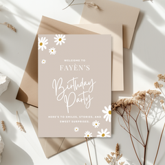 Tafelkaart voor verjaardag met madeliefjes beige ontwerp - Creations and More
