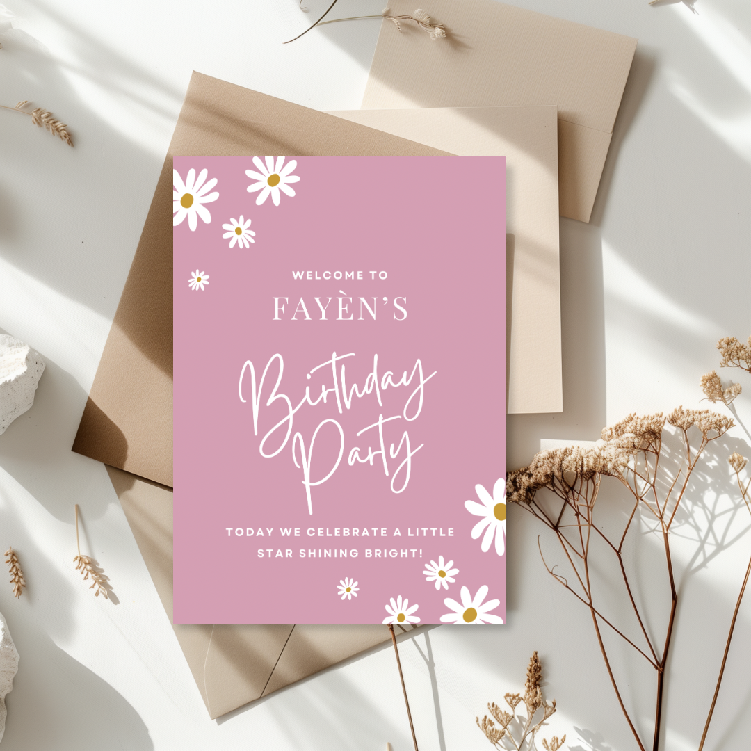 Tafelkaart voor verjaardag met madeliefjes roze ontwerp