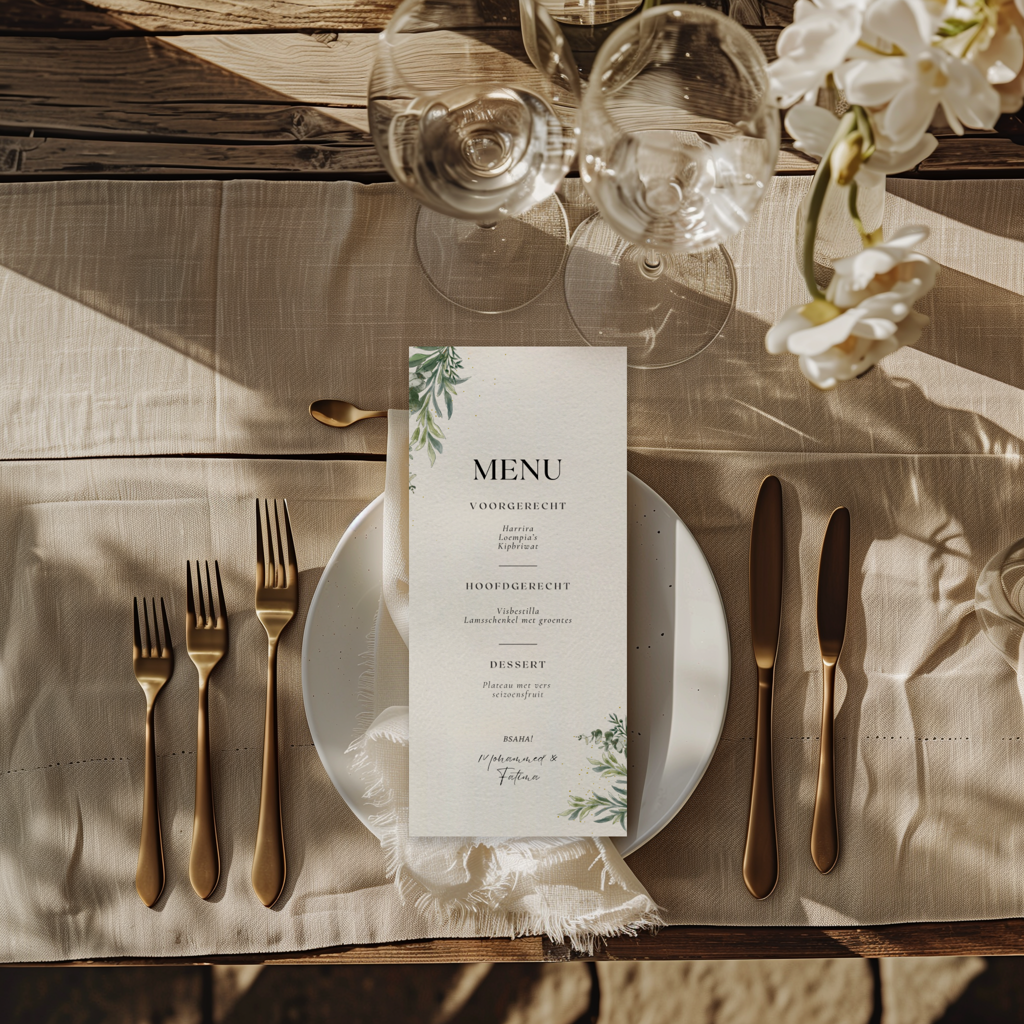 Kaart voor bruiloft met menukaart – groene bladeren ontwerp