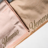 Gepersonaliseerd gebedskleed met naam in roze en beige met gouden opdruk