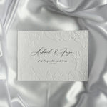 Luxe embossed tafelkaart voor je bruiloft met Arabische dua - Creations and More