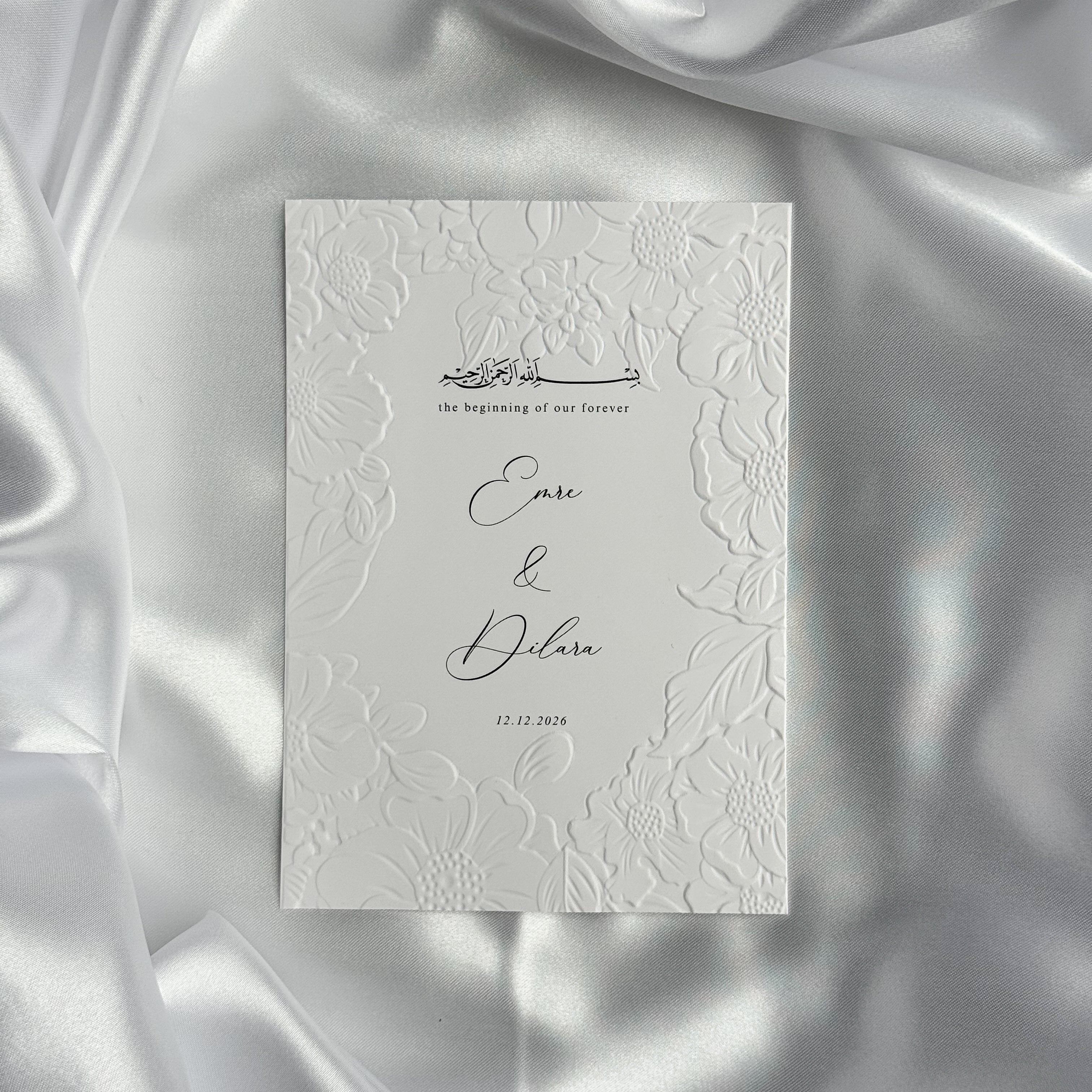 Luxe embossed tafelkaart voor je bruiloft met Bismillah in kalligrafie, productfoto 2 - Creations and More