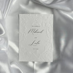 Luxe embossed tafelkaart voor je bruiloft, elegant en chique, productfoto 2 - Creations and More