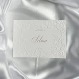Luxe embossed tafelkaart voor henna / kına, klassiek met gouden sierletters - Creations and More