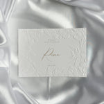 Luxe embossed tafelkaart voor henna / kına, klassiek met gouden sierletters, productfoto 2 - Creations and More