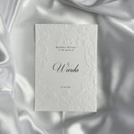 Luxe embossed tafelkaart voor henna / kına, klassiek met zwarte sierletters, productfoto 2 - Creations and More