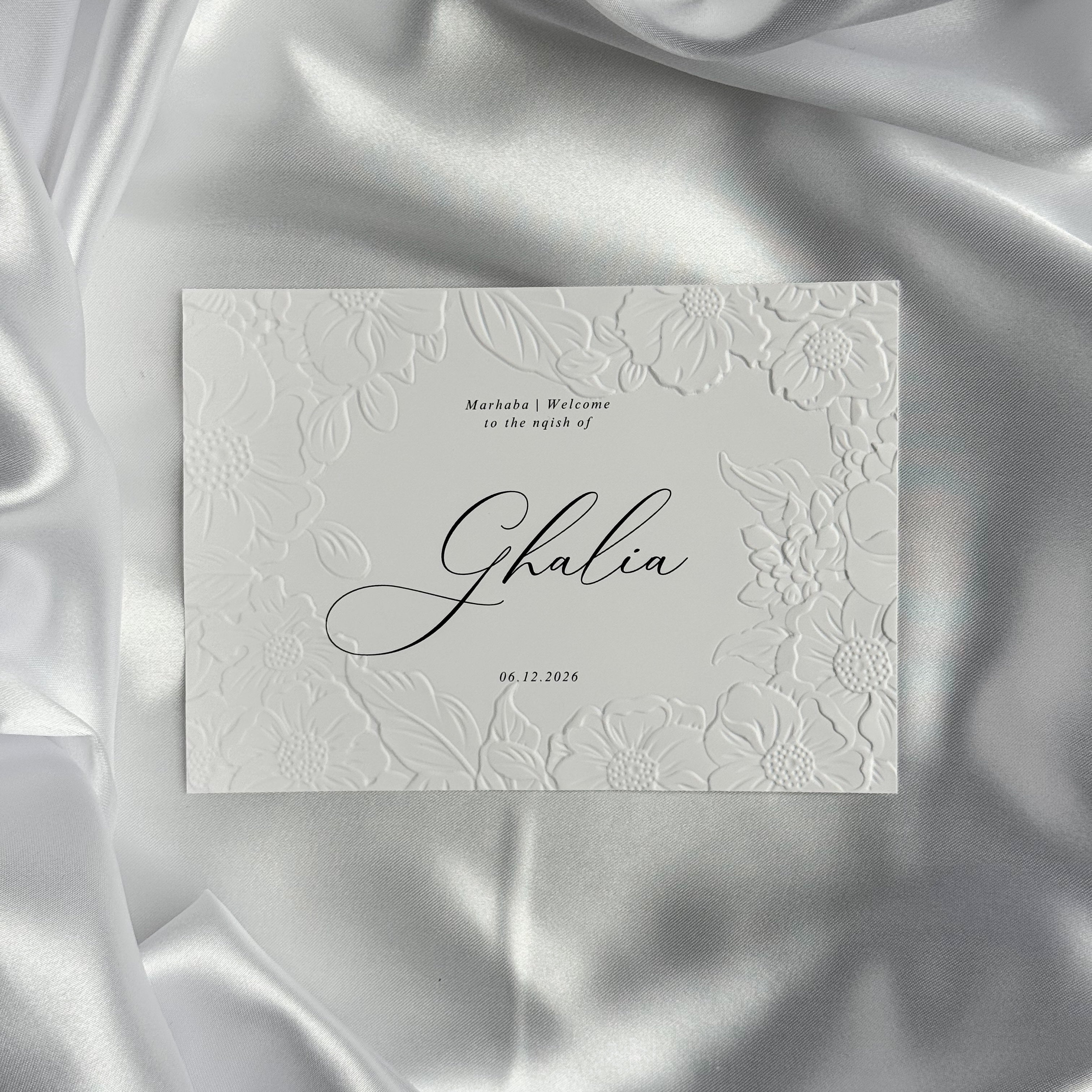 Luxe embossed tafelkaart voor henna / kına, klassiek met zwarte sierletters, productfoto 5 - Creations and More