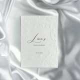 Luxe embossed tafelkaart voor henna / kına, wit met rode sierletters, productfoto 4 - Creations and More