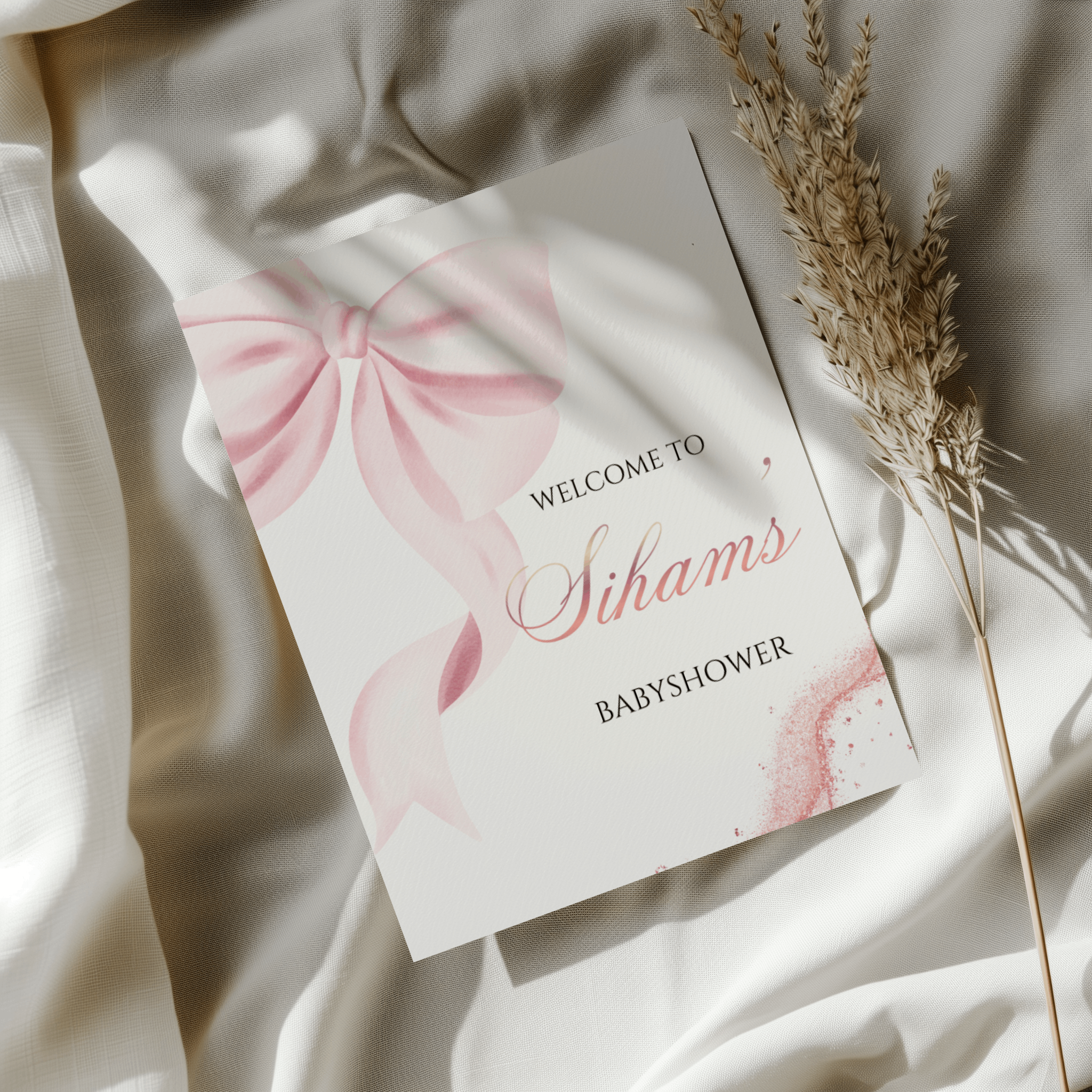 Tafelkaart babyshower met roze strik en glitters - Creations and More