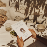 Uitnodiging voor bruiloft met hand in hand ontwerp